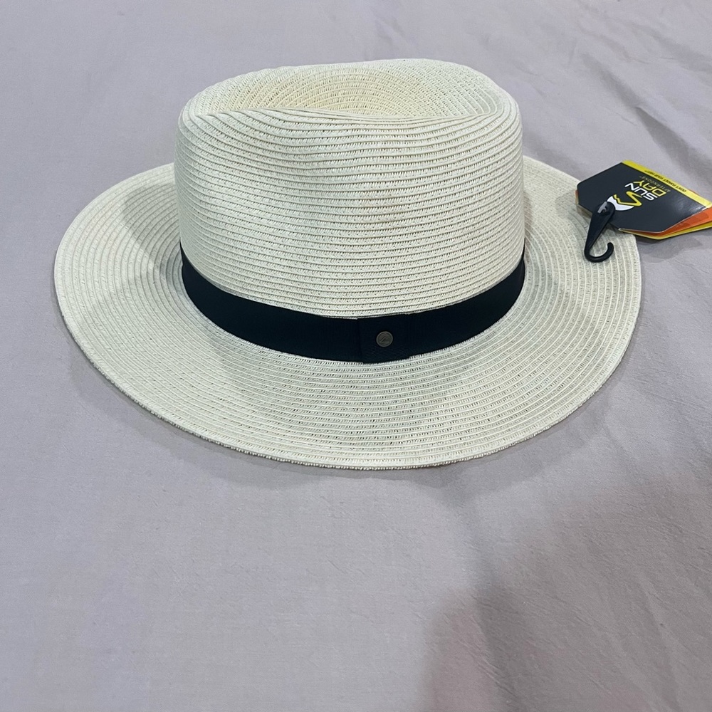Beach/Sun Hat - Picture 3 of 4